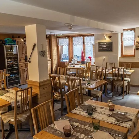 La Tarine Hotel