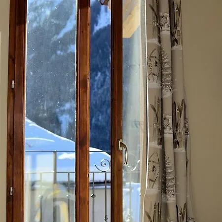 Hotel La Tarine 3*