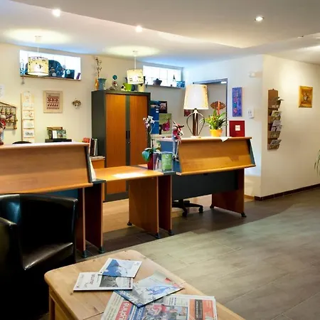 Hotel La Tarine 3*