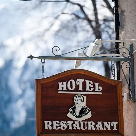 Hotel La Tarine 3*