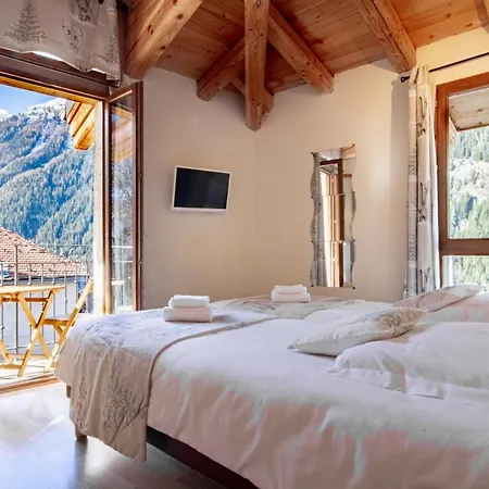 Chalet Hotel La Tarine 3*